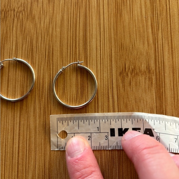 White gold hoops - Picture 2 of 2